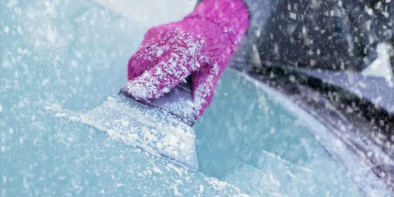 Auto enteisen und Eisbildung verhindern